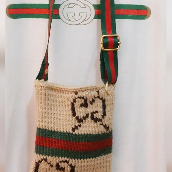 NEW Gucci Beige Knit Phone Case With Green/Red Striped Strap + GG Web Design - Picture 4 of 7